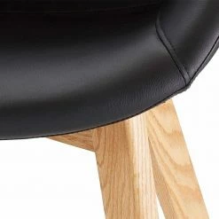 Scandi Designstühle Mit Armlehnen - Tramos (2er Set) 13 Scandi Designstühle Mit Armlehnen - Tramos (2er Set) -Dariana shop scandi designstuehle mit armlehnen in schwarz kunstleder eiche holz tramos 05
